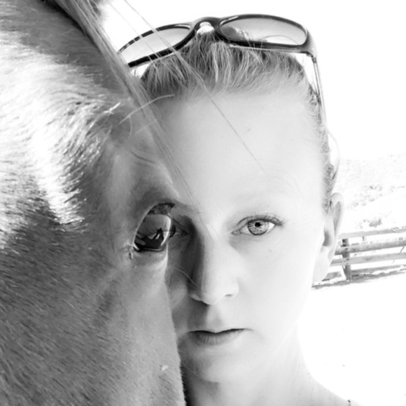 Meet your Posher, Michelle - Picture 1 of 1